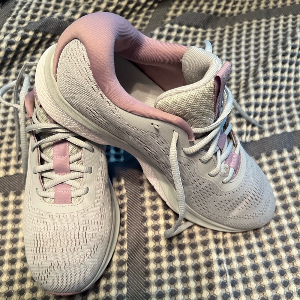 Under Armour women’s size 7.5 grey and lavender.